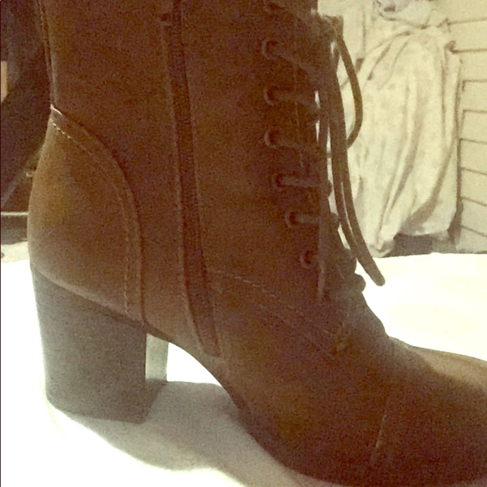 Women’s heel boot
